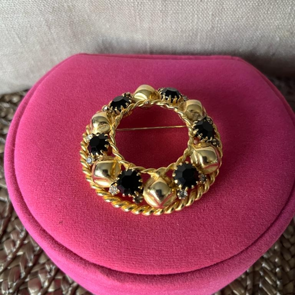 Elegant Brooch